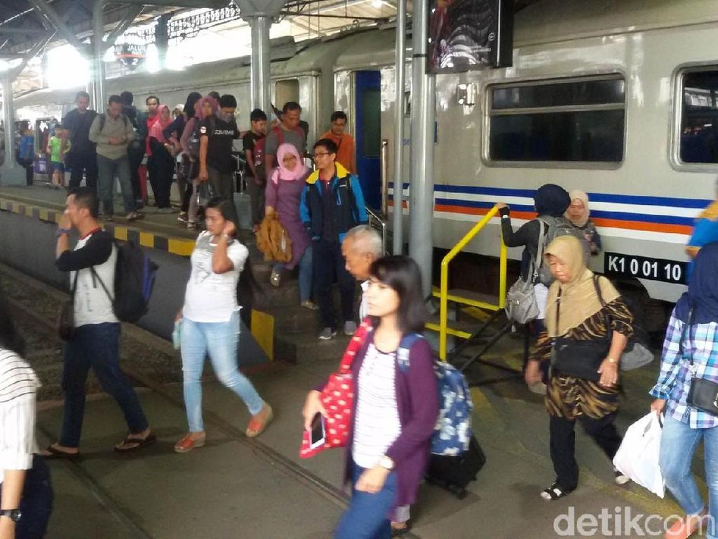 Libur Imlek, Penumpang KA di Stasiun Tugu Yogya Meningkat 15%