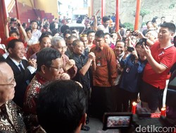 Imlek, UKP Pancasila Kunjungi Vihara Petak Sembilan