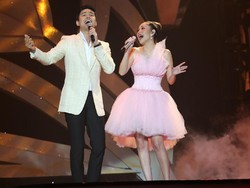 Pesona Christian Bautista Sukses Buat Penonton Konser BCL Histeris