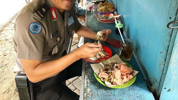 Intip Gaya Makan Sederhana Brigjen Polisi Krishna Murti