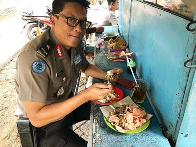 Intip Gaya Makan Sederhana Brigjen Polisi Krishna Murti