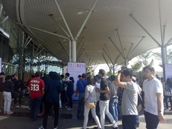 Terbang dari Jepang, Penonton Ini Kecewa Paramore Batal Konser