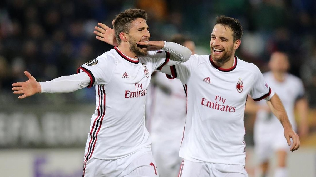 AC Milan akan berhadapan dengan Arsenal di babak 16 besar Liga Europa (Stoyan Nenov/Reuters)