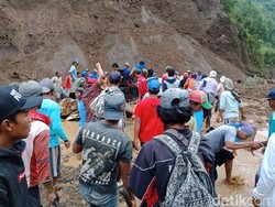 5 Penambang Pasir di Kediri Tertimbun Tanah Longsor