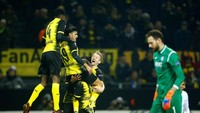 Hasil ini jelas menyelamatkan muka Dortmund, yang tampil di depan pendukung sendiri. Die Borussen patut berterima kasih kepada Batshuayi atas dua golnya. (Foto: Leon Kuegeler/REUTERS)