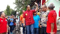 Foto: Anies Berbaju Khas China Saat Imlek