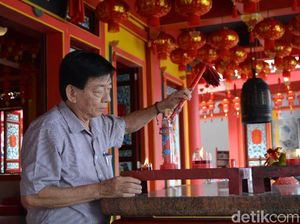 Umat Tri Dharma di Magelang Beribadah di Kelenteng Baru