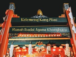 Melihat Perayaan Malam Puncak Imlek di Kelenteng Kong Miao TMII