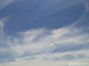 Melihat The Jupiters Hiasi Langit Yogya di Jogja Air Show 2018