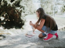 Cerita Bunda yang Diminta Putrinya Memotret Pernikahan Boneka