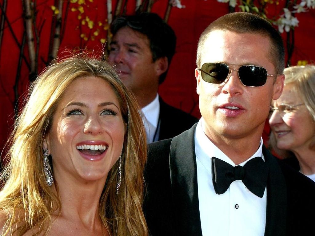 Brad Pitt dan Jennifer Aniston Disebut Kerap Bertemu Diam-diam Brad Pitt dan Jennifer Aniston Disebut Kerap Bertemu Diam-diam