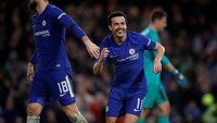 Keunggulan Chelsea bertambah sebelum laga genap berusia setengah jam. Kali ini lewat penyerang Spanyol Pedro Rodriguez setelah menuntaskan umpan panjang Cesc Fabregas. (Foto: Eddie Keogh/Reuters)