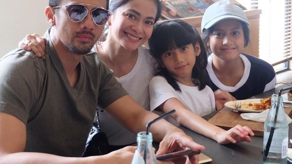 Serunya Momen Ersa Mayori dan Keluarga Bersama Makanan!