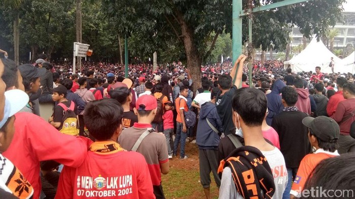 Stadion GBK Jadi Lautan The Jakmania
