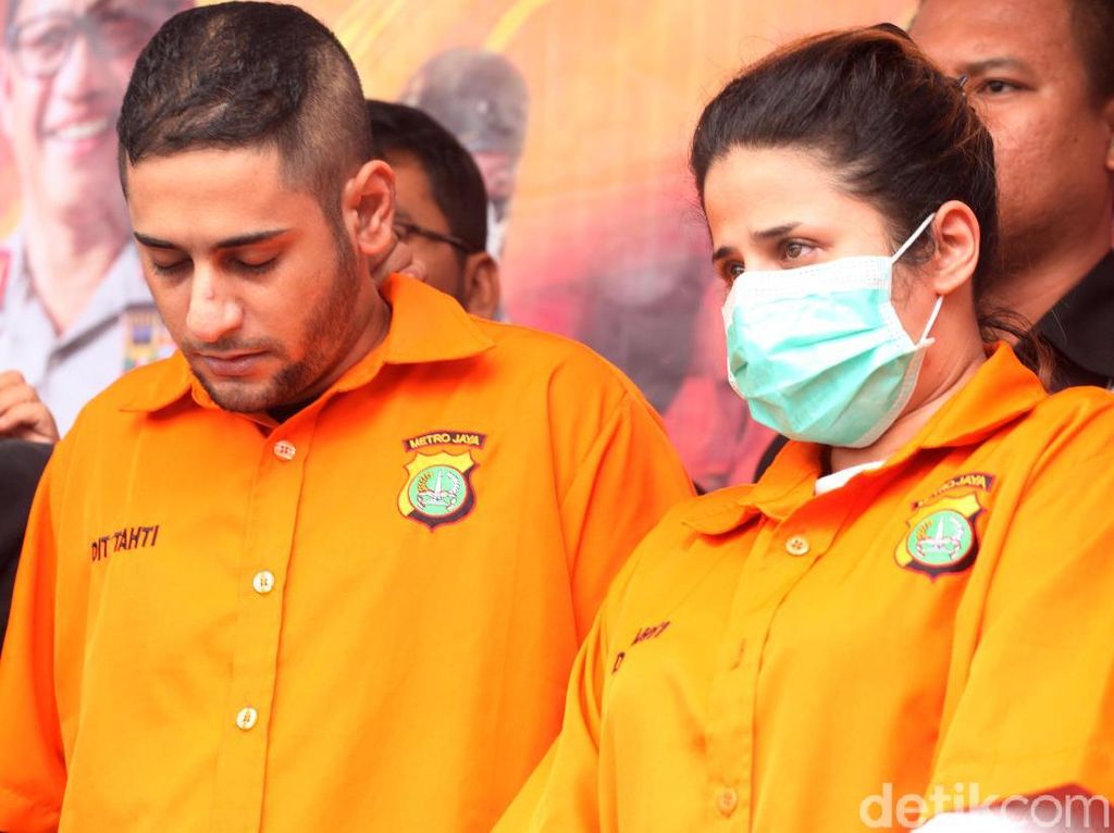 Kangen Berat, Dhawiya Kesal Tak Jadi Sidang dan Gagal Bertemu Pacar Kangen Berat, Dhawiya Kesal Tak Jadi Sidang dan Gagal Bertemu Pacar