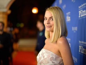 Margot Robbie-Lupita Nyongo Curi Perhatian di Red Carpet BAFTA 2018 Margot Robbie-Lupita Nyongo Curi Perhatian di Red Carpet BAFTA 2018