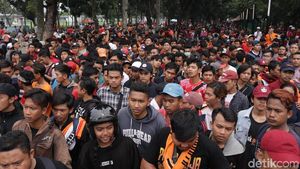 The Jakmania Padati Kompleks GBK