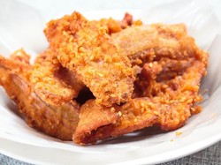 Yuk, Bikin Sendiri Pisang Goreng Wijen Saus Cokelat dengan 4 Langkah Ini