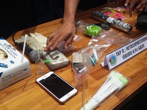 Putri Elvy Sukaesih Juga Simpan Sabu di Dompet Silver