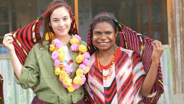 Foto: Saat Chelsea Islan Pakai Noken