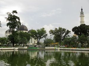 Megahnya Masjid yang Ada di Uang Rp 50