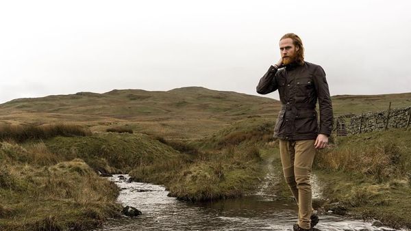 Foto: Gaya Traveling Pria Brewokan Ganteng dari London