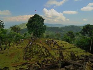 Sisi Lain Gunung Padang yang Harus Kamu Tahu