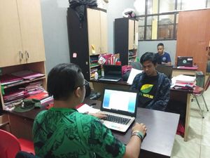 Netizen yang Pasang Status Hoax PKI di Facebook Jadi Tersangka Netizen yang Pasang Status Hoax PKI di Facebook Jadi Tersangka