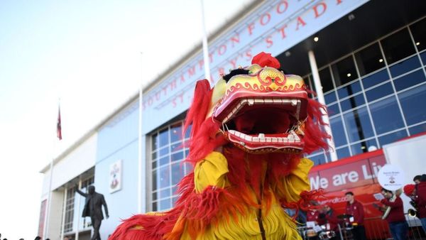 Imlek di Sepakbola: Dari Ucapan Messi cs Sampai Kehadiran Barongsai