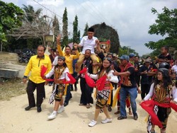 Hari Pertama Kampanye, Andi Rachman Janjikan Asuransi Sapi di Riau