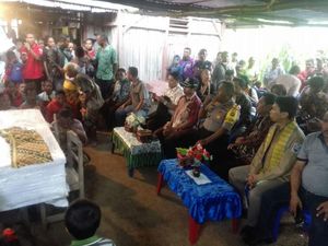 Jenazah Adelina Diserahkan Kemlu ke Keluarga di NTT Jenazah Adelina Diserahkan Kemlu ke Keluarga di NTT