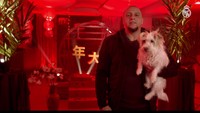 Memasuki tahun Anjing dalam penanggalan China, ucapan selamat Imlek dari Real Madrid berisikan narasi kisah Roberto Carlos mengejar anjing peliharaannya yang tersihir daya magis El Real sampai hilir-mudik di Santiago Bernabeu. (Foto: realmadrid.com)