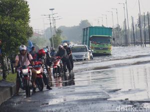 Banjir Landa Raya Porong Lama, PPLS Gunakan Pompa Kurangi Genangan