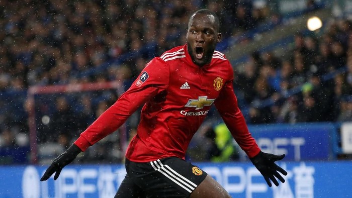 Huddersfield Town vs Manchester United Soccer Football - FA Cup Fifth Round - Huddersfield Town vs Manchester United - John Smith’s Stadium, Huddersfield, Britain - February 17, 2018 Manchester United's Romelu Lukaku celebrates scoring their first goal REUTERS/Andrew Yates