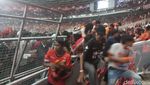 Foto: Diterjang The Jakmania, Pagar Pembatas Lapangan SUGBK Rusak