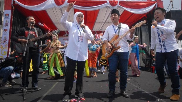 Musik sering digunakan sebagai komoditas saat kampanye politik.