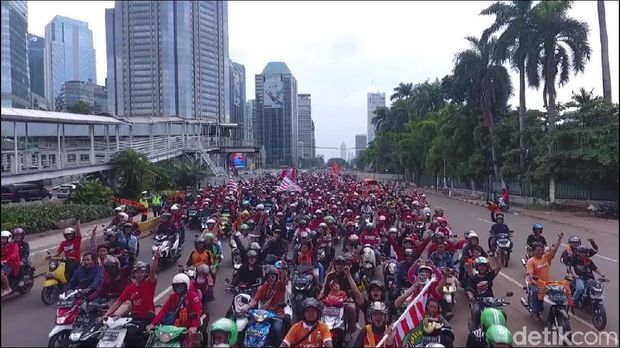 Pawai ke Balai Kota, Persija Ditemani The Jak
