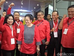 Bertemu di KPU, Megawati dan Prabowo Saling Sapa