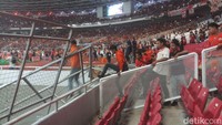 Kejadian ini amat disayangkan mengingat SUGBK baru saja direnovasi untuk gelaran Asian Games 2018. (Foto: Yanu Arifin/detikSport)