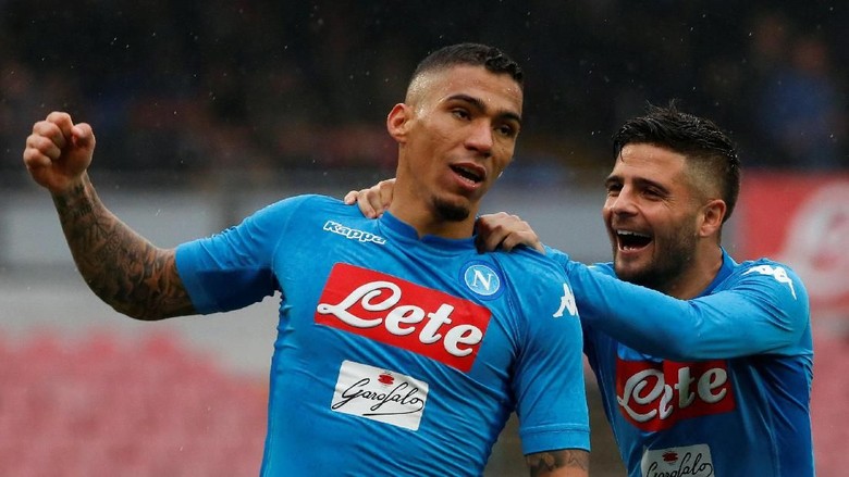 Kalahkan SPAL, Napoli Kembali Kuasai Klasemen Sementara Kalahkan SPAL, Napoli Kembali Kuasai Klasemen Sementara
