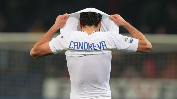 Antonio Candreva mencari jalan keluar dari Inter Milan. (Foto: Emilio Andreoli/Getty Images) Antonio Candreva mencari jalan keluar dari Inter Milan. (Foto: Emilio Andreoli/Getty Images)