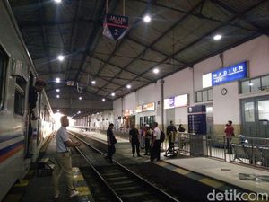 Kedatangan Kereta di Stasiun Madiun Terlambat 5 Jam, Ini Penyebabnya