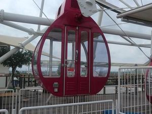 Romantisnya Naik Bianglala Tertinggi di Indonesia