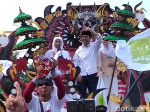 Diiringi Lagu Ibu, Khofifah-Emil Bacakan 9 Progam Unggulan