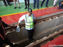 Tak Ada Libur, Menhub Tetap Kerja di Hari Minggu