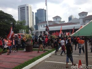 Konvoi Jakmania Tiba di Balai Kota, Jl Medan Merdeka Selatan Ditutup