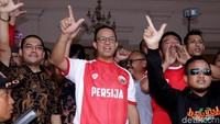 Gubernur DKI Jakarta Anies Baswedan saat menyambut para pemain Persija di Balai Kota, Minggu (18/2/2018).
