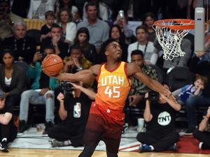 Donovan Mitchell Juara Kontes Slam Dunk, Devin Booker Raja Tembakan Tiga Angka Donovan Mitchell Juara Kontes Slam Dunk, Devin Booker Raja Tembakan Tiga Angka