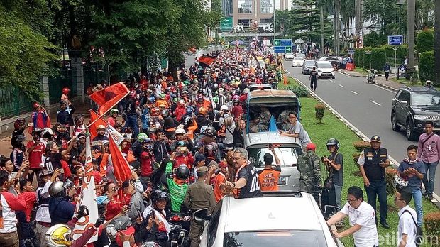 Pawai ke Balai Kota, Persija Ditemani The Jak