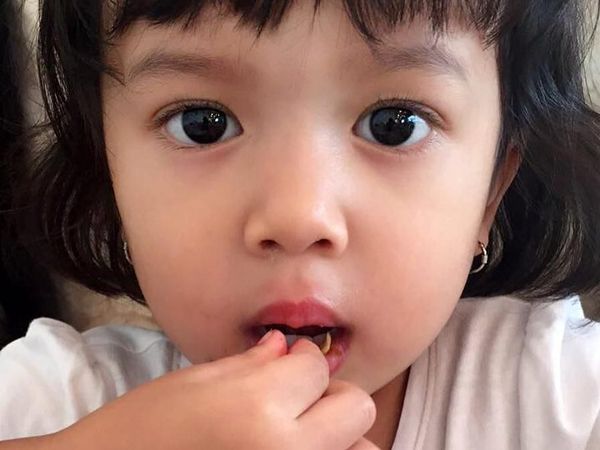 Lihat Nih Aksi Zoe, Anak Artika Sari Devi dan Baim Saat Makan